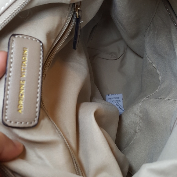 Adrienne Vittadini Nylon cross body bag - Picture 8 of 11